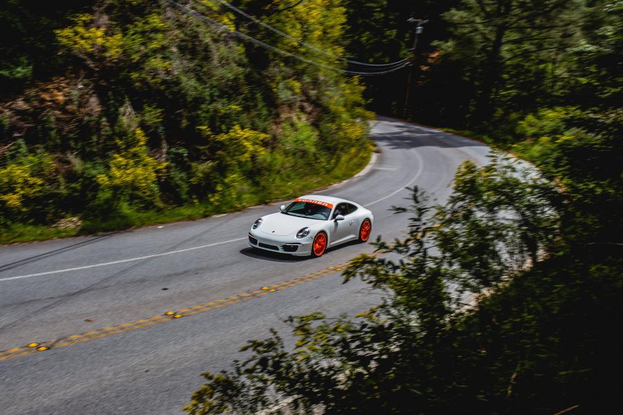  Porsche 911 Carrera by Vonnen (991) 2019 года  (фото 10 из 15)
